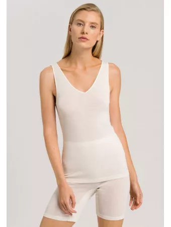 Hanro Sleeveless cream woolen silk top